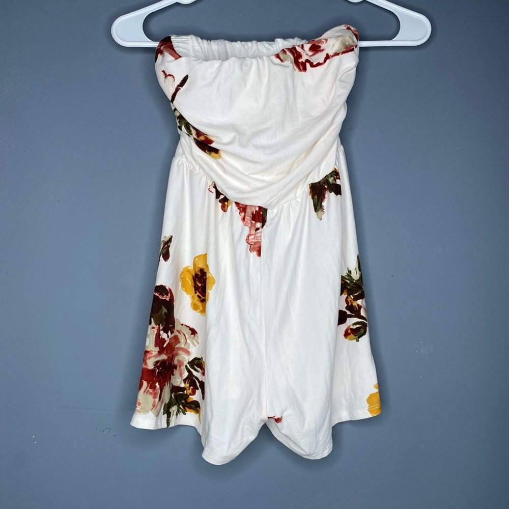 White Windsor & Floral Romper | Women’s Medium - Picture 4 of 12